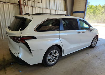 2024 Toyota Sienna Xle, uszkodzenie: Tył, Copart lot 55853566, zdjęcie 3 z 13