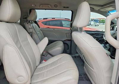 2014 Toyota Sienna Xle 8-passenger, Front End damage, Copart lot 55548636, photo 11 of 14