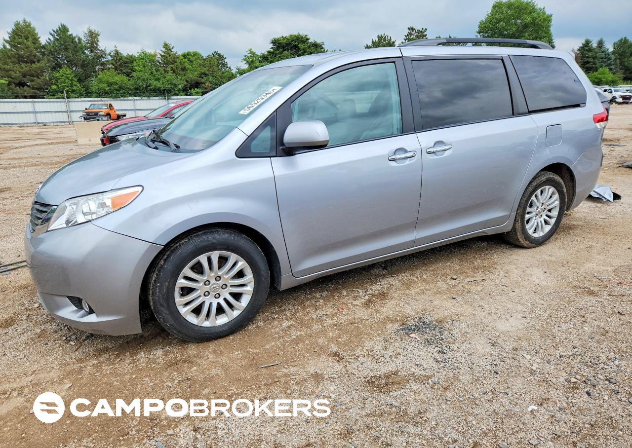 2014 Toyota Sienna Xle 8-passenger, daño Frontal, Copart lote 56525946