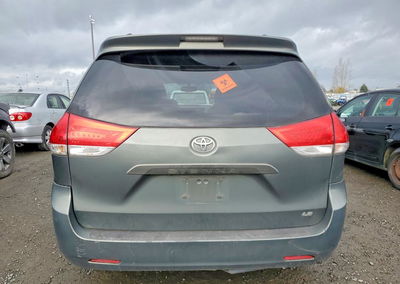 2013 Toyota Sienna Le 8-passenger, daño Lateral, Copart lote 79591105, foto 6 de 13
