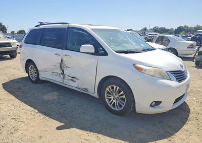 2011 Toyota Sienna Xle 8-passenger, пошкодження: Бік, Copart лот 59301576, фото 4 з 13