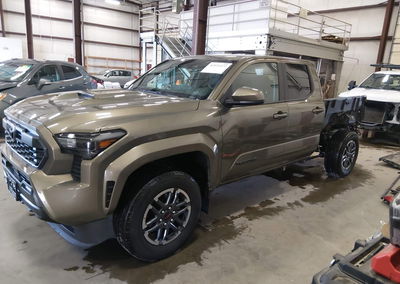 2024 Toyota Tacoma Trd Sport, daño Trasero, Iaai lote 44921472, foto 2 de 22