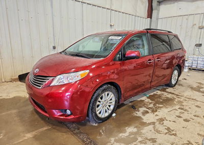 2014 Toyota Sienna, Side damage, Copart lot 56153286
