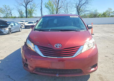 2015 Toyota Sienna Le 8-passenger, daño Frontal, Copart lote 48406316, foto 5 de 13