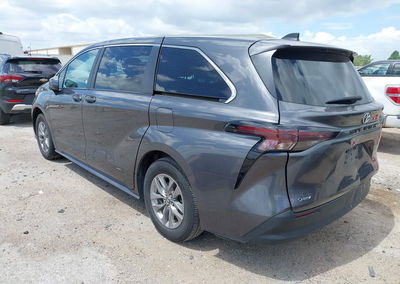 2025 Toyota Sienna Le, uszkodzenie: Normal Wear & Tear, Iaai lot 45345448, zdjęcie 3 z 16