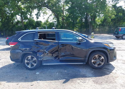 2019 Toyota Highlander Limited Platinum, uszkodzenie: Prawy bok, Iaai lot 45265839, zdjęcie 13 z 16
