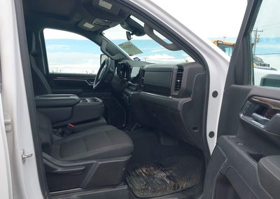 2025 Chevrolet Silverado 2500hd, daño Left & Right Side, Iaai lote 45222435, foto 5 de 16
