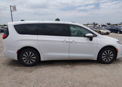 2023 Chrysler Pacifica Hybrid Touring L, пошкодження: Normal Wear & Tear, Iaai лот 45105928, фото 14 з 17