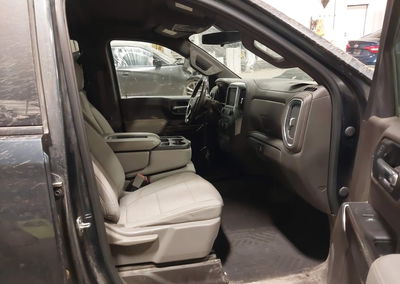 2020 Chevrolet Silverado 1500 4wd  Short Bed Lt Trail Boss, daño Frontal izquierdo, Iaai lote 44753558, foto 5 de 17