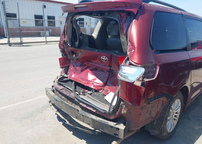 2012 Toyota Sienna Xle V6 8 Passenger, uszkodzenie: Front & Rear, Iaai lot 45315450, zdjęcie 6 z 20