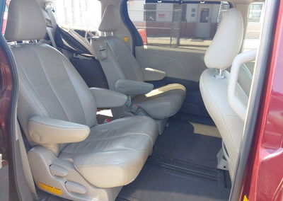 2012 Toyota Sienna Xle V6 8 Passenger, uszkodzenie: Front & Rear, Iaai lot 45315450, zdjęcie 8 z 20