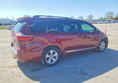2015 Toyota Sienna Le 8-passenger, daño Frontal, Copart lote 48406316, foto 3 de 13