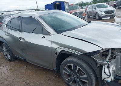 2019 Lexus Ux 200, daño Frontal, Iaai lote 45198626, foto 14 de 18