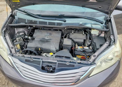 2015 Toyota Sienna Xle Premium 8-passenger, Rear End damage, Copart lot 56293186, photo 11 of 12