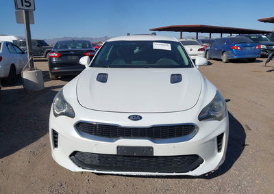 2019 Kia Stinger, daño Normal Wear & Tear, Iaai lote 45204676, foto 12 de 16