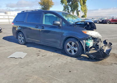 2012 Toyota All Models Sienna, uszkodzenie: Przód, Copart lot 54724836, zdjęcie 4 z 14