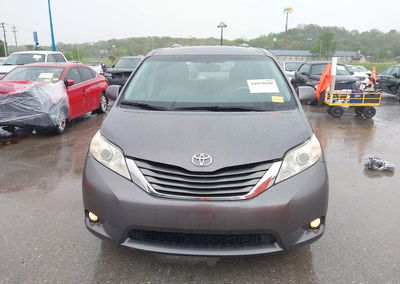 2011 Toyota Sienna Xle V6, пошкодження: Задня частина, Iaai лот 44879940, фото 17 з 17