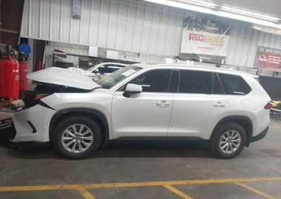 2024 Toyota Grand Highlander Xle, пошкодження: Передня частина, Iaai лот 45112944, фото 14 з 16
