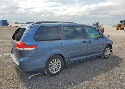 2014 Toyota Sienna Xle 8-passenger, Front End damage, Copart lot 52523866, photo 3 of 14