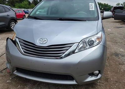 2014 Toyota Sienna Xle 8-passenger, daño Frontal, Copart lote 56525946, foto 14 de 15