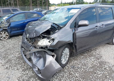 2015 Toyota Sienna Xle 8 Passenger, Front End damage, Iaai lot 45092051, photo 6 of 19