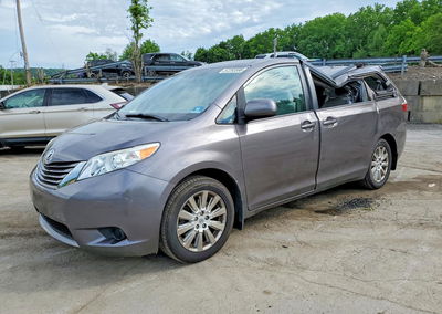 2015 Toyota All Models Sienna, uszkodzenie: Bok, Copart lot 57293596