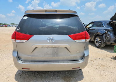 2014 Toyota Sienna Xle 8-passenger, пошкодження: Передня частина, Copart лот 55812916, фото 6 з 13
