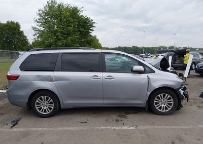 2017 Toyota Sienna Xle 8 Passenger, Front End damage, Iaai lot 45201997, photo 13 of 16