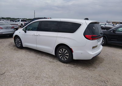 2023 Chrysler Pacifica Hybrid Touring L, пошкодження: Normal Wear & Tear, Iaai лот 45105928, фото 3 з 17