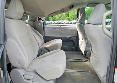2015 Toyota All Models Sienna, Side damage, Copart lot 57293596, photo 11 of 15