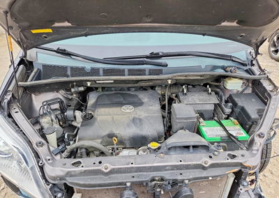 2014 Toyota Sienna Xle 8-passenger, Front End damage, Copart lot 55548636, photo 12 of 14