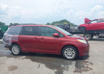 2012 Toyota Sienna Xle V6 8 Passenger, uszkodzenie: Front & Rear, Iaai lot 45315450, zdjęcie 14 z 20