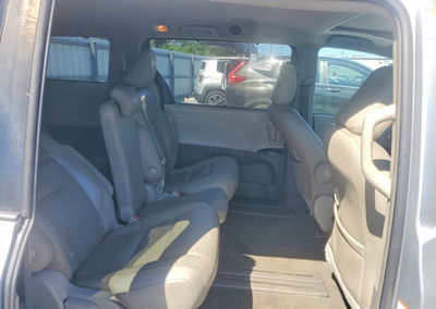 2019 Toyota Sienna Xle 8-passenger, daño Abolladuras/rayones menores, Copart lote 49937916, foto 11 de 13