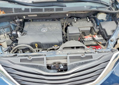 2012 Toyota Sienna Le, daño Frontal, Copart lote 56851826, foto 12 de 13