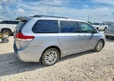 2011 Toyota Sienna Xle 8-passenger, Undercarriage damage, Copart lot 55398916, photo 3 of 13