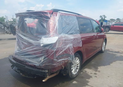 2012 Toyota Sienna Xle V6 8 Passenger, uszkodzenie: Front & Rear, Iaai lot 45315450, zdjęcie 4 z 20