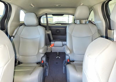 2024 Toyota Sienna Xle, uszkodzenie: Tył, Copart lot 55853566, zdjęcie 10 z 13