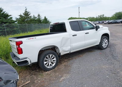 2020 Chevrolet Silverado 1500 4wd  Standard Bed Custom, daño Lateral derecho, Iaai lote 45339015, foto 4 de 16