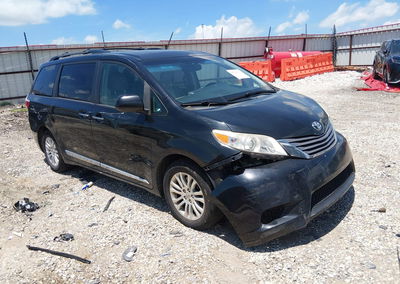 2017 Toyota Sienna Xle 8 Passenger, Normal Wear & Tear damage, Iaai lot 45528339