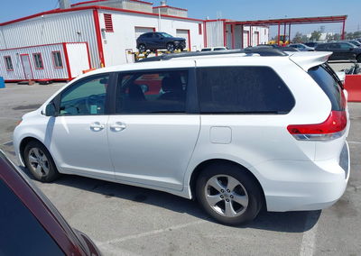 2011 Toyota Sienna Le V6, uszkodzenie: Tył, Iaai lot 45333760, zdjęcie 14 z 17