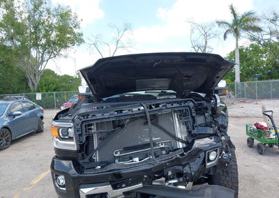 2019 Gmc Sierra 2500hd Denali, uszkodzenie: Przód, Iaai lot 45413352, zdjęcie 12 z 16