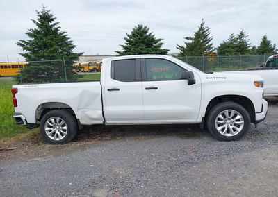 2020 Chevrolet Silverado 1500 4wd  Standard Bed Custom, daño Lateral derecho, Iaai lote 45339015, foto 13 de 16