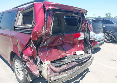 2012 Toyota Sienna Xle V6 8 Passenger, uszkodzenie: Front & Rear, Iaai lot 45315450, zdjęcie 18 z 20