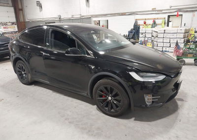2020 Tesla Model X Performance Dual Motor All-wheel Drive, daño Trasero izquierdo, Iaai lote 44919535