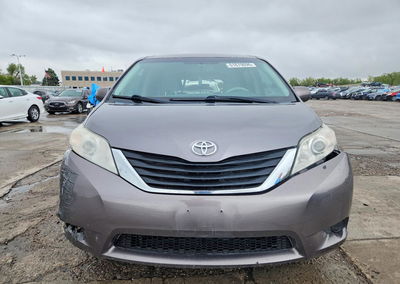 2013 Toyota Sienna Le, Rear End damage, Copart lot 51670696, photo 5 of 15