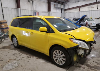 2015 Toyota Sienna Le, uszkodzenie: Przód, Copart lot 46285936, zdjęcie 4 z 13