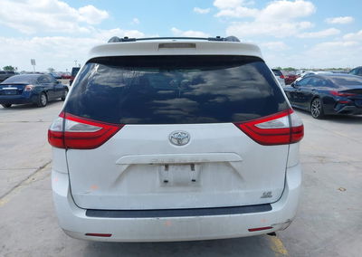 2015 Toyota Sienna Le 7 Passenger, uszkodzenie: Przód, Iaai lot 45044249, zdjęcie 17 z 21