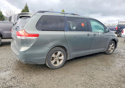 2013 Toyota Sienna Le 8-passenger, daño Lateral, Copart lote 79591105, foto 3 de 13