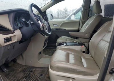 2015 Toyota All Models Sienna, uszkodzenie: Przód, Copart lot 72846585, zdjęcie 7 z 13