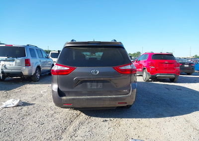 2019 Toyota Sienna Xle 8 Passenger, uszkodzenie: Przód, Iaai lot 45264151, zdjęcie 16 z 19
